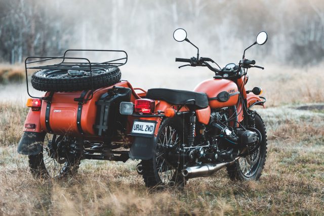 Ural Ranger 2WD 2021 – sp&oacute;źniony, lewostronny ruch kr&oacute;la ze wschodu [dane techniczne, cena]
