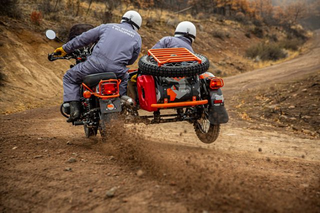 Ciekawe motocykle z w&oacute;zkiem bocznym &ndash; wygodny motor z koszem na dalekie podr&oacute;że [PRZEGLĄD]