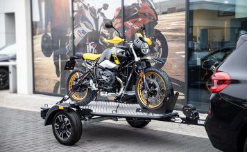 Jaka przyczepka motocyklowa czyli do przewozu motocykli dwukołowa na hak składana na jeden i więcej budowa projekt wymiary