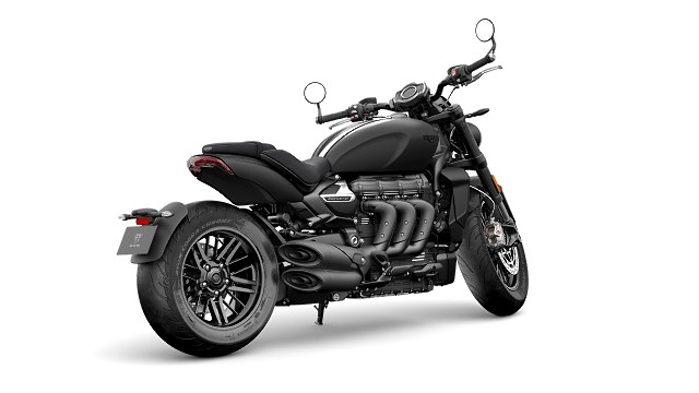 Nowy Triumph Rocket 3 R Black i GT Triple Black – limitowane wersje na 2021 rok