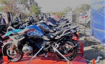 transport motocykla przyczepa laweta sprowadzenie motocykla