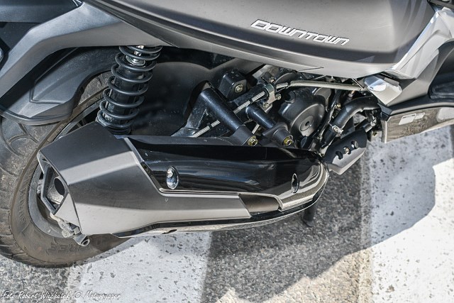 Uniwersalna miejsko-podmiejska broń. Test nowego skutera Kymco Downtown 350i 2020/2021 [dane techniczne, opinia]