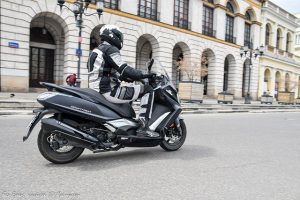 Kymco Downtown 350 nowość 2021 test dane techniczne opinia cena (37)-MV_DuzeZdjecie-W640 Kymco Downtown nowość test dane techniczne opinia cena MV DuzeZdjecie W