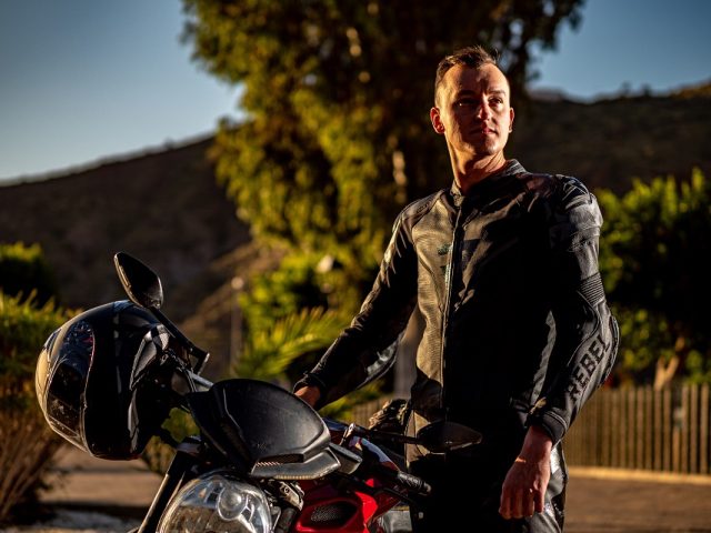 Fighter i Rebel – możemy być z nich dumni! Dwa polskie kombinezony motocyklowe Rebelhorna o światowej jakości!