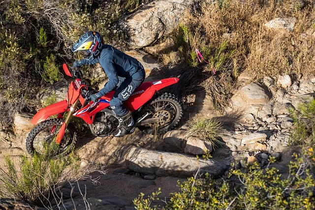Honda CRF450RX 2022 – nowy kr&oacute;l enduro z genami motocrossowymi?