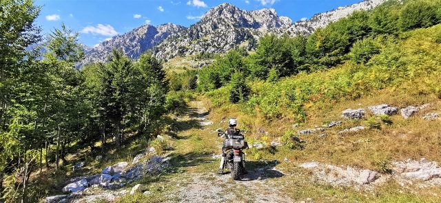 Monika z Moto Hero – o wyprawach na motocyklu, wyjazdach na wsch&oacute;d, problemach i po co trzymać tampony na wierzchu w kufrze? [WYWIAD]