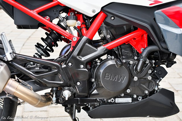 Starcie miejskich urwis&oacute;w &ndash; Zontes 310R i BMW G 310 R 2021 [dane techniczne, test, opis]