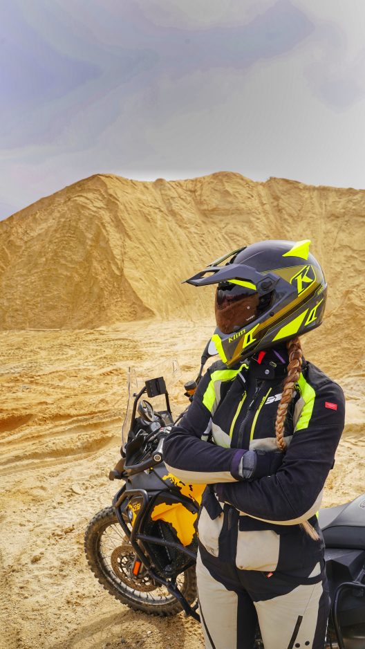 Monika z Moto Hero – o wyprawach na motocyklu, wyjazdach na wsch&oacute;d, problemach i po co trzymać tampony na wierzchu w kufrze? [WYWIAD]