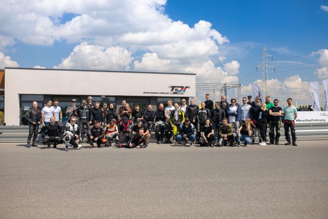 Szkolenie motocyklowe z PARAmoto na torze w Łodzi już za nami! Następne już 12 czerwca