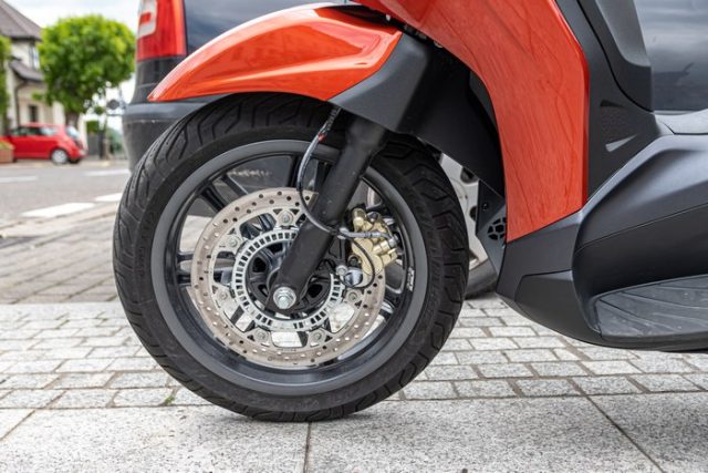 Piaggio Beverly 400 S 2022 &ndash; włoski design i sportowy charakter [test, opinia, recenzja, dane techniczne, spalanie]