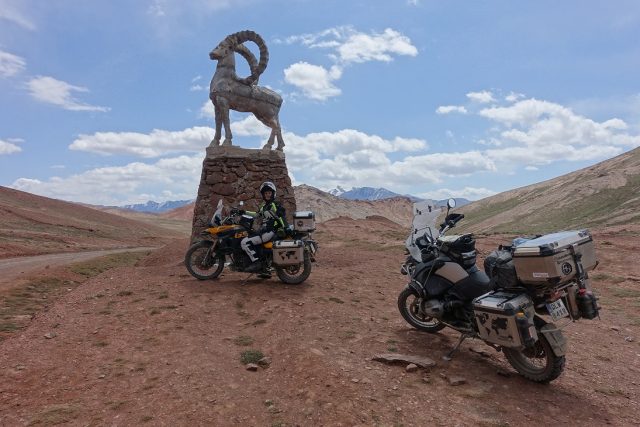 Monika z Moto Hero – o wyprawach na motocyklu, wyjazdach na wsch&oacute;d, problemach i po co trzymać tampony na wierzchu w kufrze? [WYWIAD]