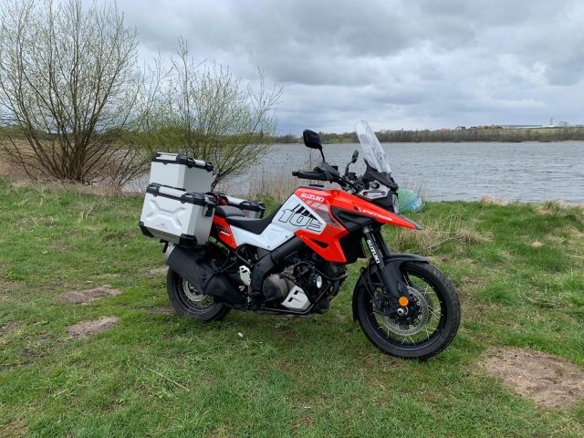 Walka Goliata z Dawidem? Suzuki V-Strom 1050/XT Travel Pack vs Suzuki V-Strom 650/XT Travel Pack [por&oacute;wnanie modeli, test, opinia]