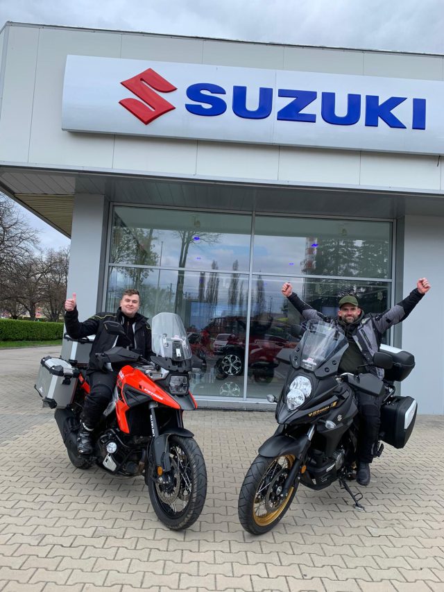 Trzydniowy wyjazd motocyklowy z Warszawy – gdzie pojechać, co zobaczyć i jakie punkty odwiedzić? Maj&oacute;wka z Suzuki V-Strom 650 i 1050