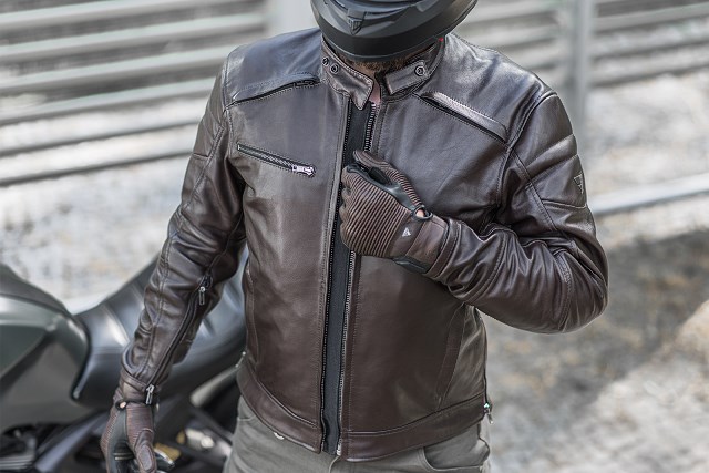 Shima Blake – zawsze w dobrym stylu na motocyklu i nie tylko…