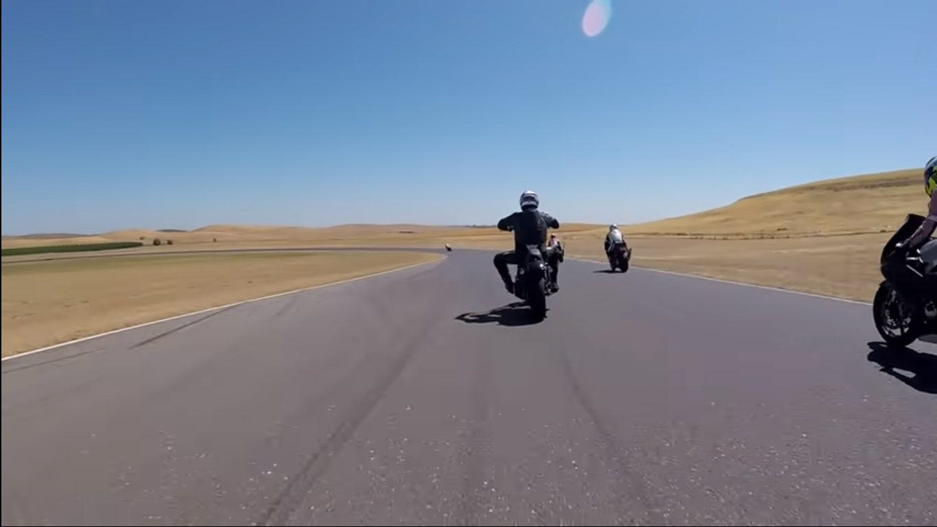 harley davidson tor wyprzedzanie