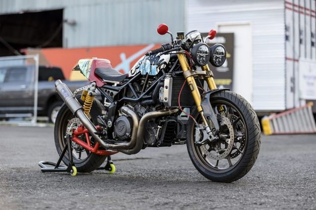 Indian FTR 1200 S – custom ze stajni Church of Choppers