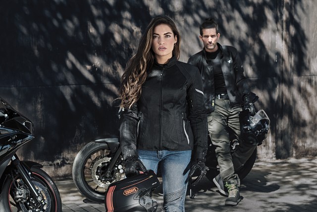 Lato, lato – czy jesteś na nie gotowy? Przegląd letnich kurtek motocyklowych SHIMA