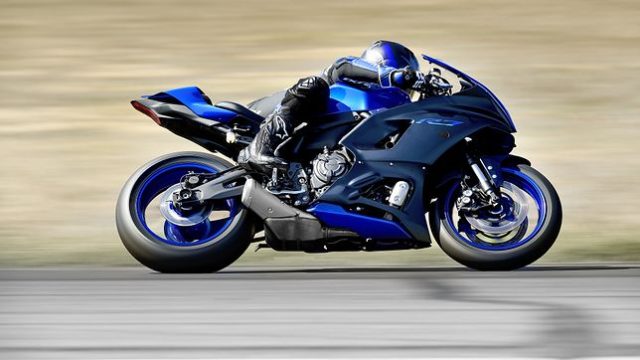 Yamaha R7 – debiut nowego sportowca