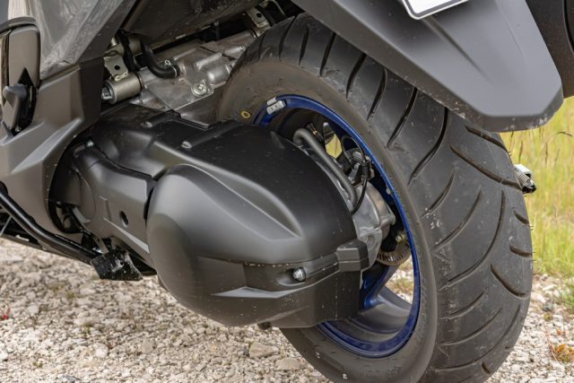 Nowoczesność niejedno ma imię &ndash; Suzuki Burgman 400 [test, opinia, recenzja, opis, dane techniczne, spalanie]