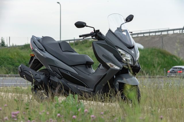 Nowoczesność niejedno ma imię &ndash; Suzuki Burgman 400 [test, opinia, recenzja, opis, dane techniczne, spalanie]