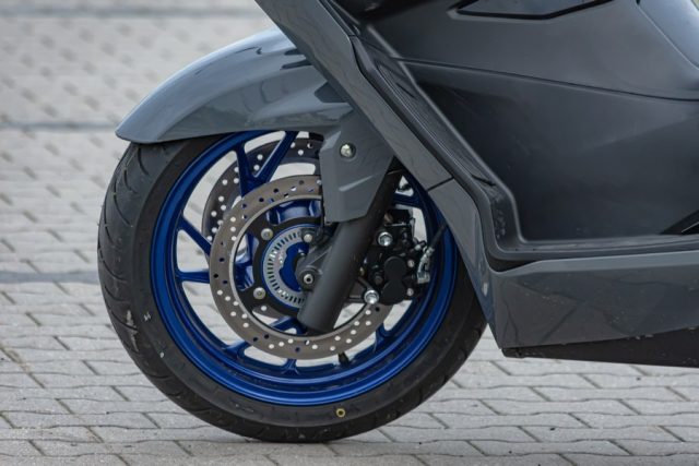 Nowoczesność niejedno ma imię &ndash; Suzuki Burgman 400 [test, opinia, recenzja, opis, dane techniczne, spalanie]