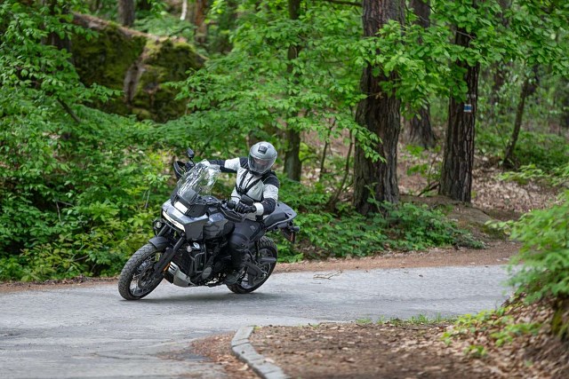 harley davidson  pan america  zakręt MV DuzeZdjecie W