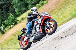 Aprilia Tuono   nowość dane techniczne cena opis test por&oacute;wnanie wady zalety