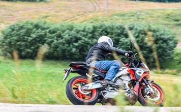 Aprilia Tuono   nowość dane techniczne cena opis test porównanie wady zalety