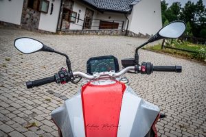 BMW F  R  dane techniczne test opis