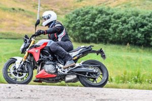 BMW F  R  dane techniczne test opis
