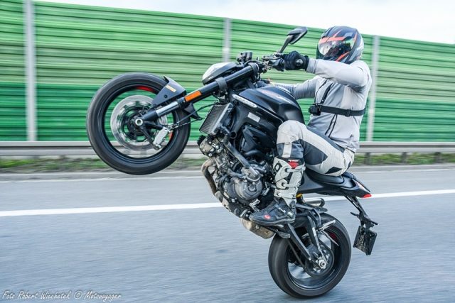 9 przepis&oacute;w na nakeda – wielki test por&oacute;wnawczy 2021 [Z900, F 900 R, MT-09, Trident, Monster, GSX-S 750, Duke 890 R, 752S, Tuono 660]