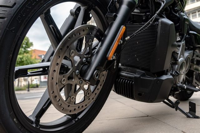 Harley Davidson Nightster &ndash; skok ku nowoczesności [dane techniczne, opis, recenzja, dane techniczne, spalanie]