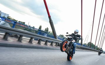 KTM  Duke R test dane techniczne opinia opis wady zalety