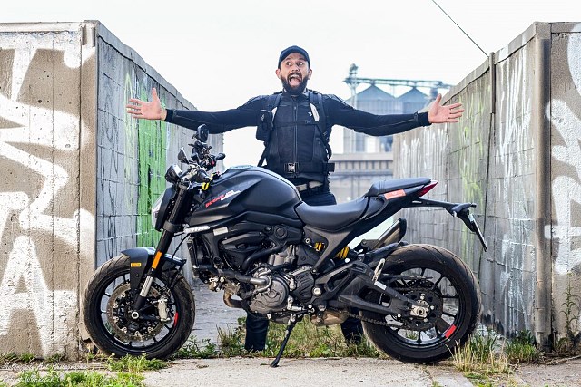 Monster Ducati Krzysztof Ozimkiewicz MV DuzeZdjecie W