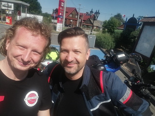 Motocyklem dookoła Polski: wyjątkowo droga rozmowa, urwany asfalt i fotopułapka pograniczników