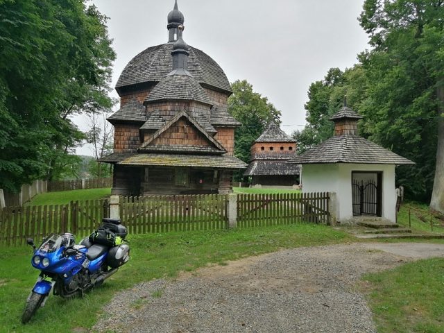 Motocyklem dookoła Polski: deszczowa droga, przyjaźń od parasola i rozkaz pogranicznika