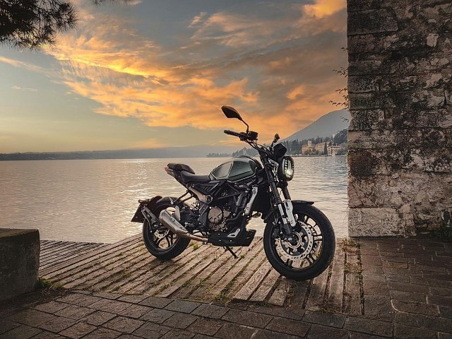 Motocykle VOGE – nowa marka z impetem wjeżdża na polski rynek! [300/500 AC, DS, R, RR, cena]