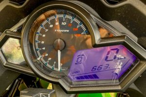 Sportowy duch 125-tki – test Bartona Blade-R [test, opinie, dane techniczne, wady]