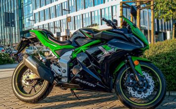 Barton Blade R  motocykl miejski sportowy na kategorię B