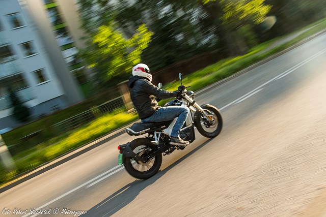 Horwin CR6 &ndash; elektryczny scrambler kat. 125 na prawo jazdy kat. B i A1 [TEST,OPIS, ZALETY, WADY]