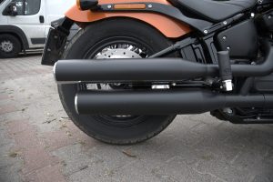 Starcie stalowych nowości 2021 &ndash; Harley Davidson Street Bob vs Indian Super Chief Limited [test, opinie, dane techniczne]