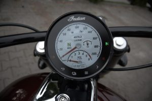 Starcie stalowych nowości 2021 &ndash; Harley Davidson Street Bob vs Indian Super Chief Limited [test, opinie, dane techniczne]