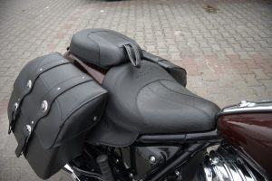 Starcie stalowych nowości 2021 &ndash; Harley Davidson Street Bob vs Indian Super Chief Limited [test, opinie, dane techniczne]