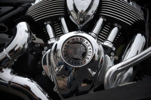 Starcie stalowych nowości 2021 &ndash; Harley Davidson Street Bob vs Indian Super Chief Limited [test, opinie, dane techniczne]