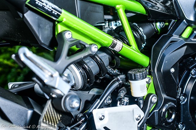 9 przepis&oacute;w na nakeda – wielki test por&oacute;wnawczy 2021 [Z900, F 900 R, MT-09, Trident, Monster, GSX-S 750, Duke 890 R, 752S, Tuono 660]