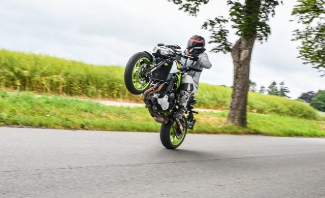 9 przepis&oacute;w na nakeda – wielki test por&oacute;wnawczy 2021 [Z900, F 900 R, MT-09, Trident, Monster, GSX-S 750, Duke 890 R, 752S, Tuono 660]