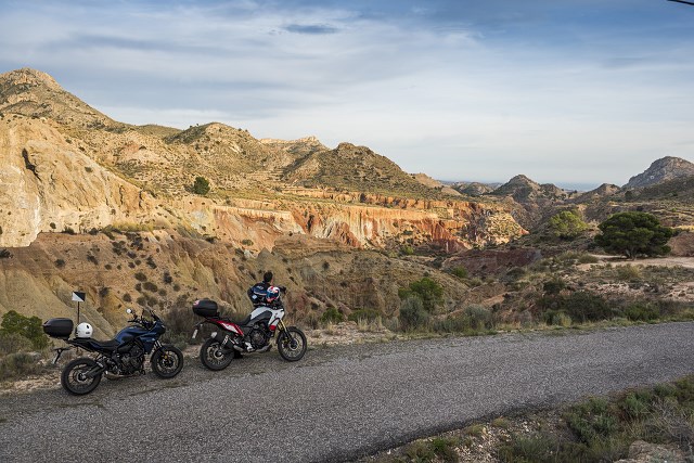 Pewna pogoda w motocyklowy urlop? Pireneje, Andaluzja, Costa Blanca – tylko z Motofiestą!