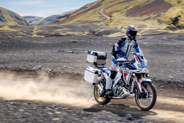 Jak prezentuje się Honda CRF 1100 L Africa Twin Adventure Sports 2022 [zmiany, r&oacute;żnice, galeria]