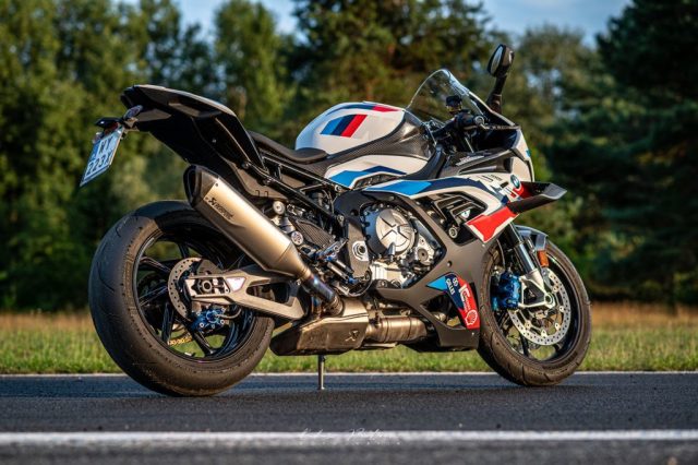 BMW M 1000 RR 2021 – torowa doskonałość w niemieckim wydaniu – nadchodzi hegemonia litery M? [TEST, OPINIA, WADY, ZALETY, VIDEO]