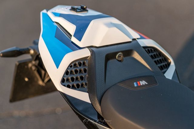 BMW M 1000 RR 2021 – torowa doskonałość w niemieckim wydaniu – nadchodzi hegemonia litery M? [TEST, OPINIA, WADY, ZALETY, VIDEO]